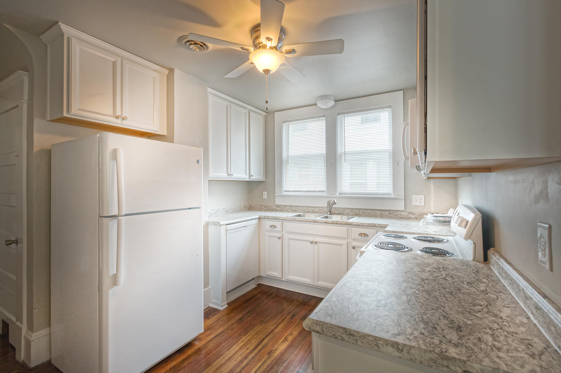 2428 Grandin Road Southwest Roanoke, VA 24015 - Photo 7 of 22 07