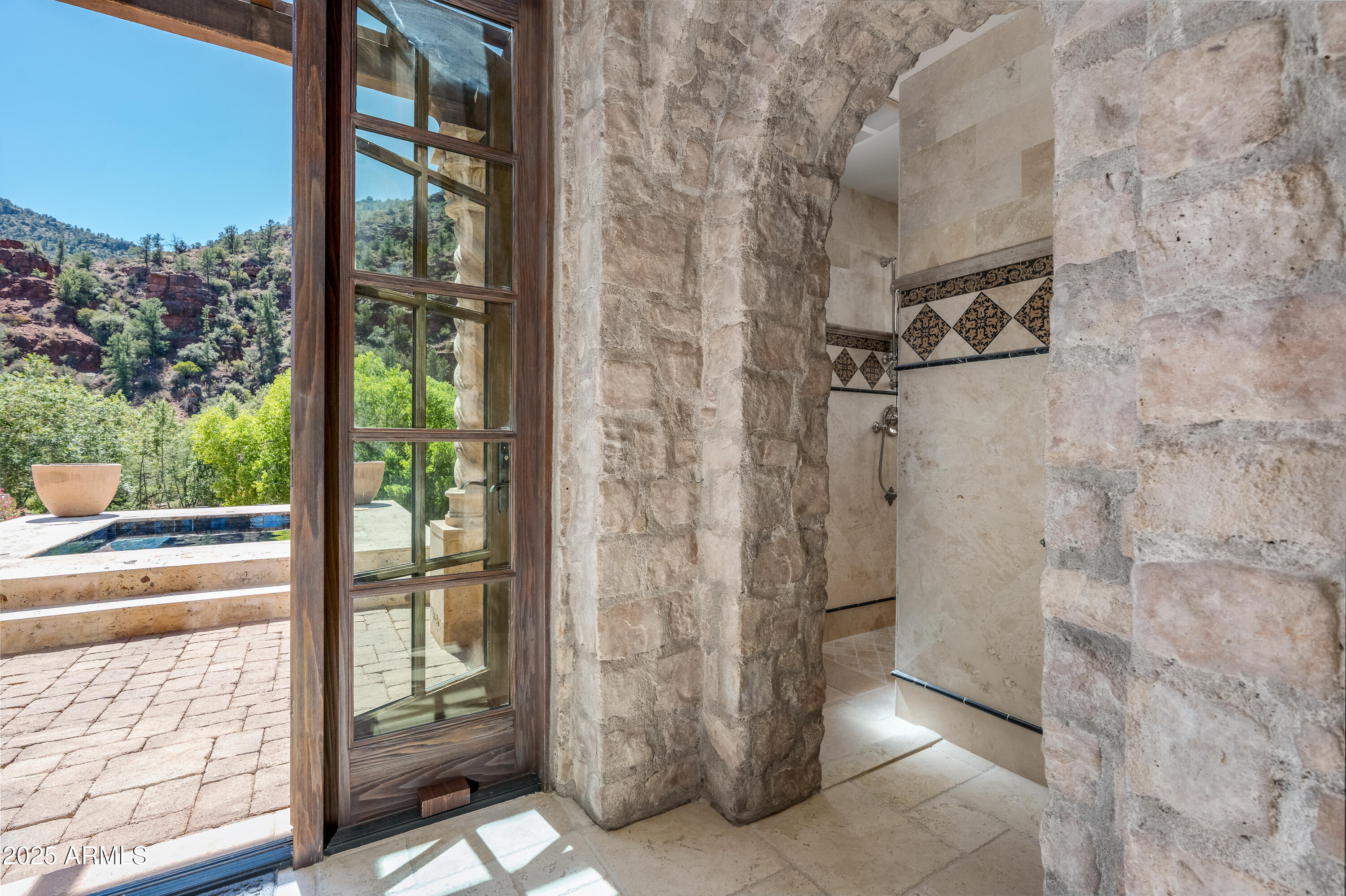 330 Eagle Mountain Ranch Road Sedona, AZ 86336 - Photo 32 of 87 a view of a bathroom with a shower