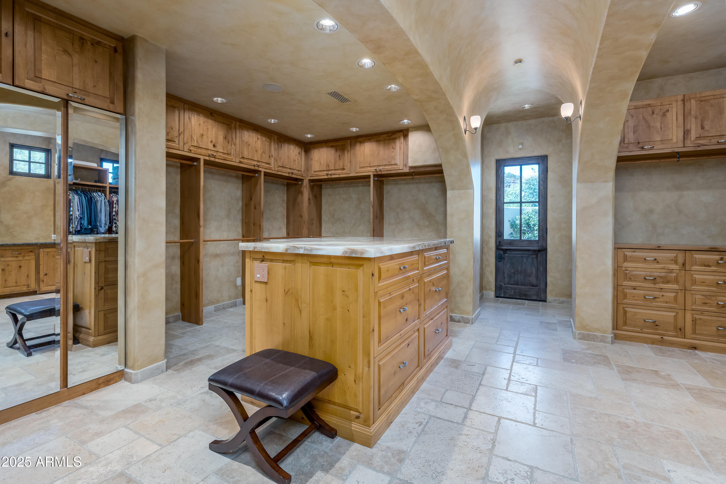 330 Eagle Mountain Ranch Road Sedona, AZ 86336 - Photo 34 of 87 a lobby with furniture and natural light