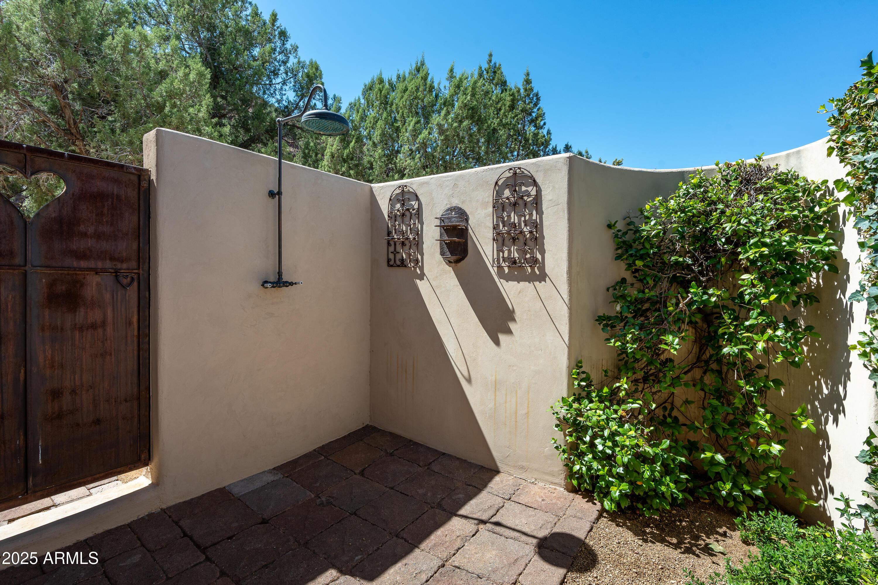 330 Eagle Mountain Ranch Road Sedona, AZ 86336 - Photo 36 of 87 Outdoor Shower
