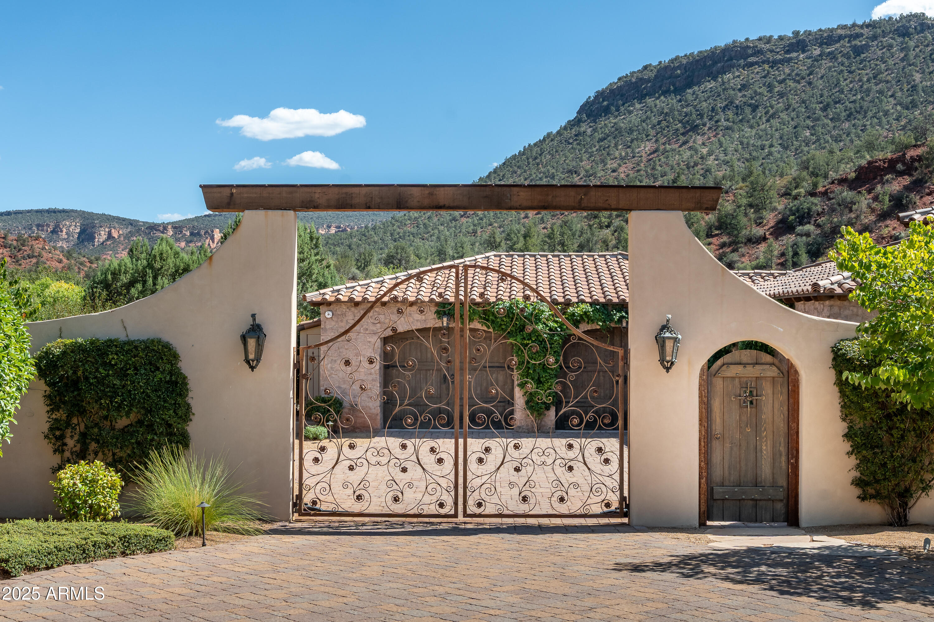 330 Eagle Mountain Ranch Road Sedona, AZ 86336 - Photo 5 of 87 a view of a entryway