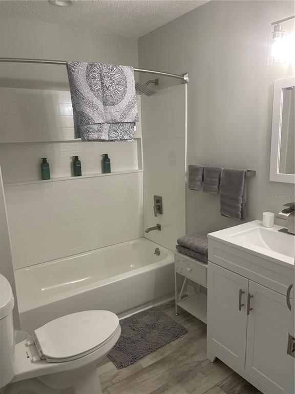21 Post View Drive Palm Coast, FL 32164 - Photo 17 of 28 a bathroom with a sink toilet and shower