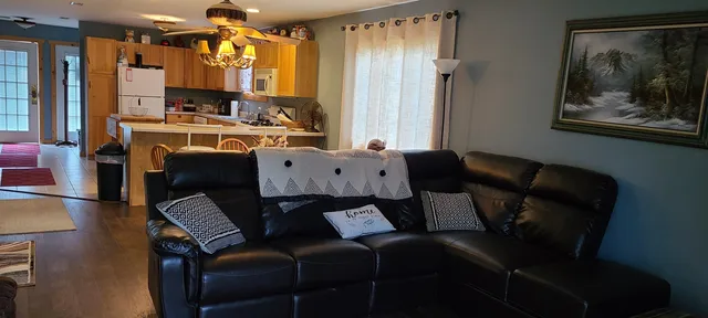 $1,895 | 2643 Highway 178, Unit Q1, Utica, IL 61373