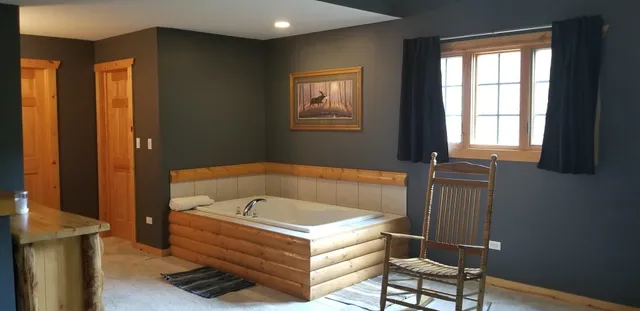 $1,895 | 2643 Highway 178, Unit Q1, Utica, IL 61373