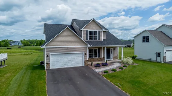 $626,500 | 3427 Tall Tree Lane, Lysander, NY 13027