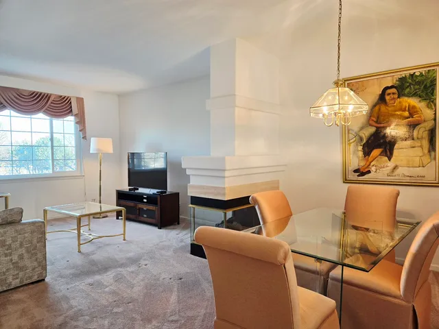 $319,000 | 3357 Ravinia Circle, Unit 3357, Aurora, IL 60504