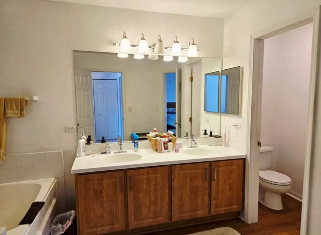 $319,000 | 3357 Ravinia Circle, Unit 3357, Aurora, IL 60504