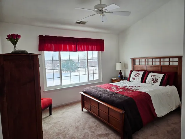 $319,000 | 3357 Ravinia Circle, Unit 3357, Aurora, IL 60504