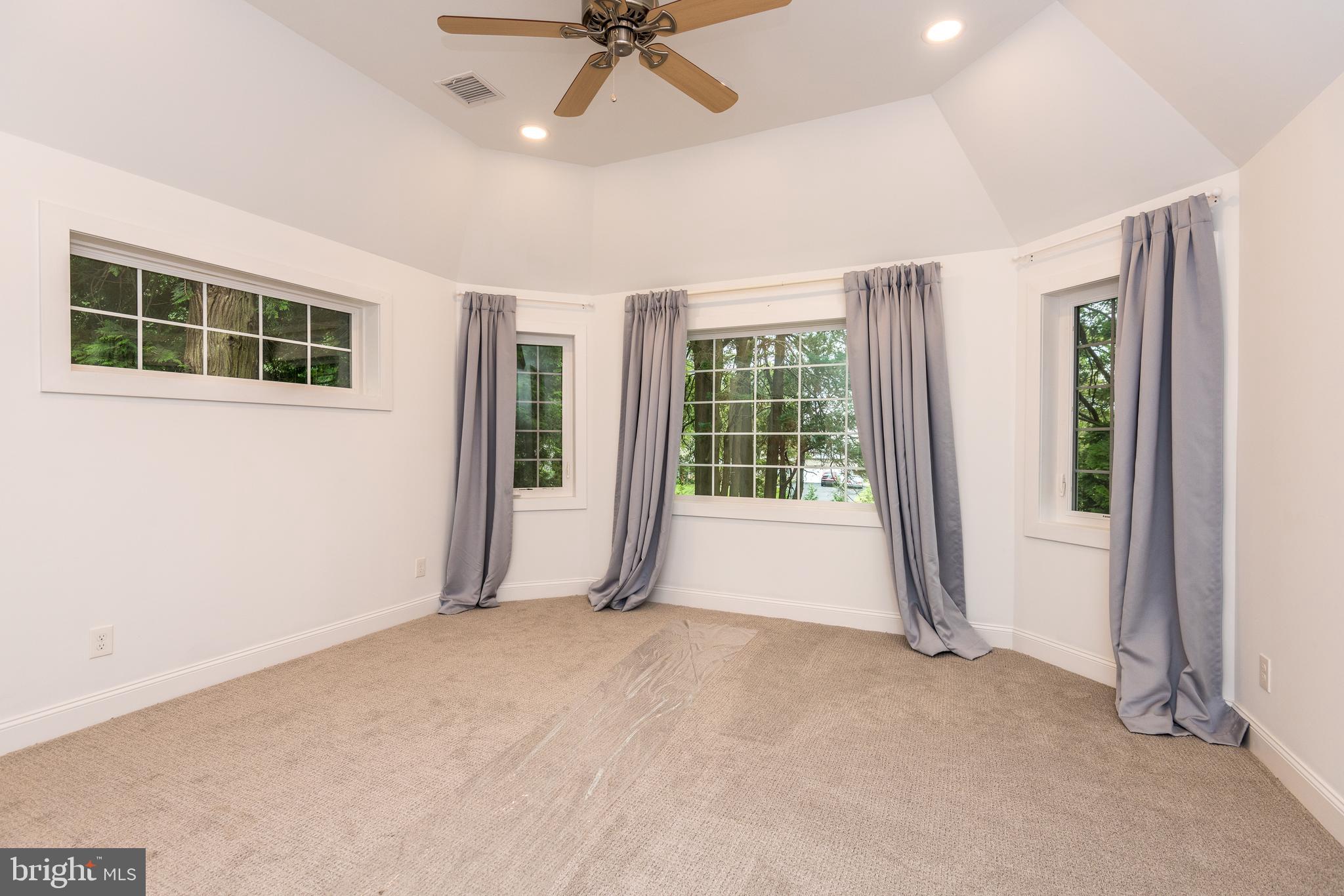 992 Almshouse Road Jamison, PA 18929 - Photo 17 of 37 Master Suite