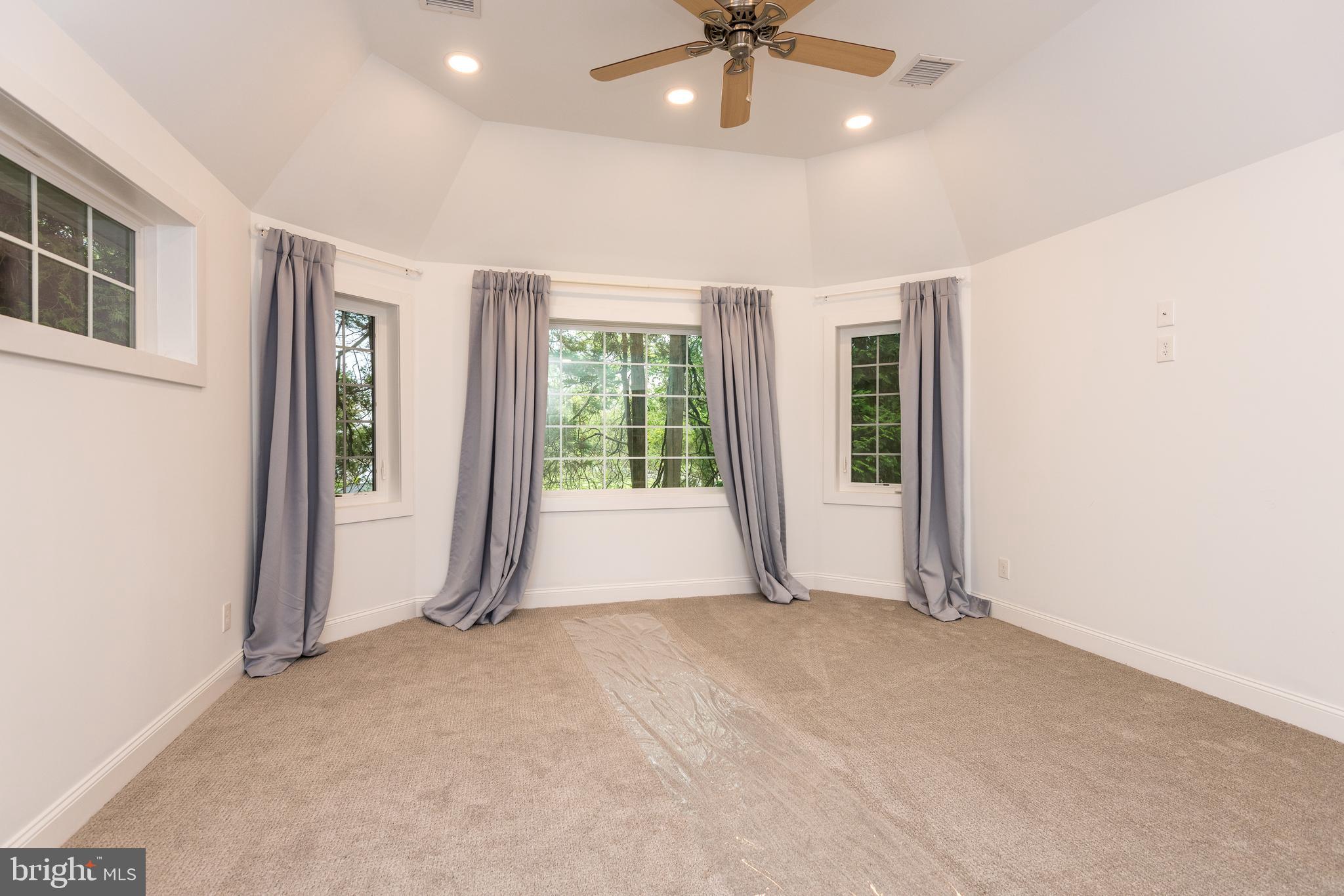 992 Almshouse Road Jamison, PA 18929 - Photo 18 of 37 Master Suite