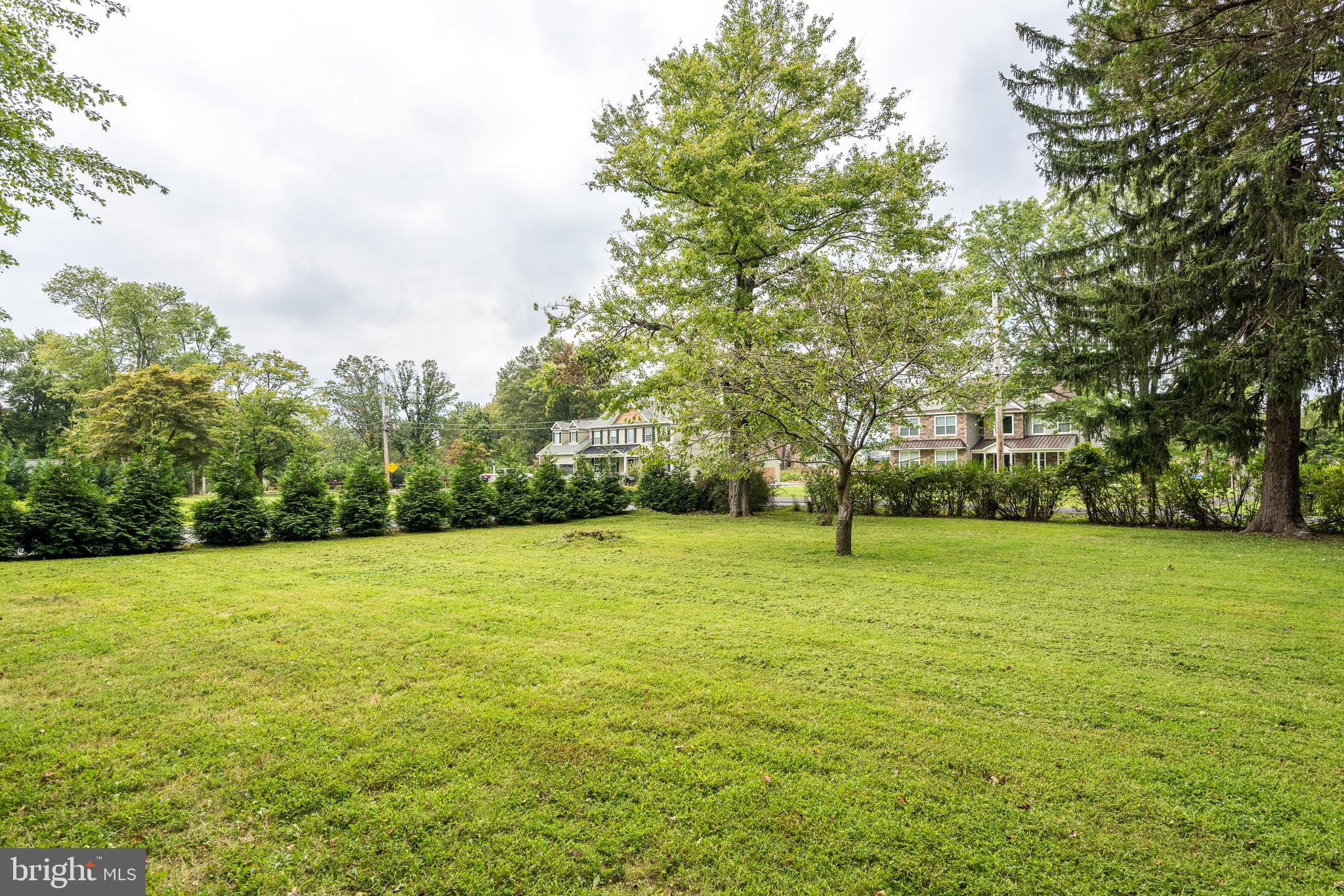 992 Almshouse Road Jamison, PA 18929 - Photo 4 of 37 Rear Yard