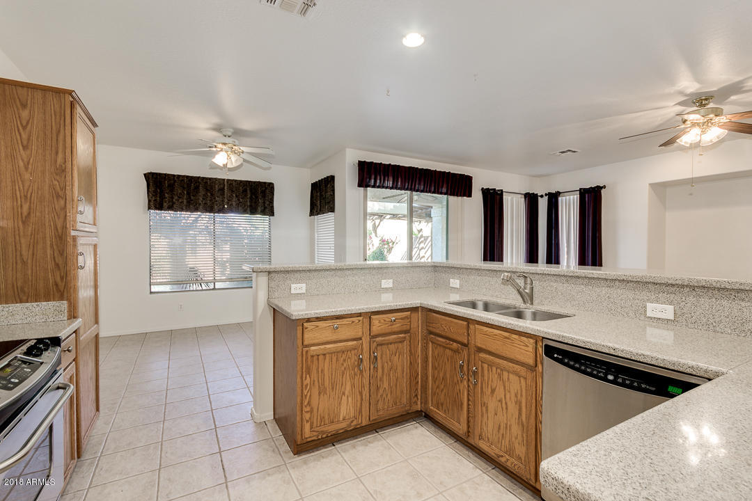 2564 South Martingale Road Gilbert, AZ 85295 - Photo 5 of 20 11-Martingale