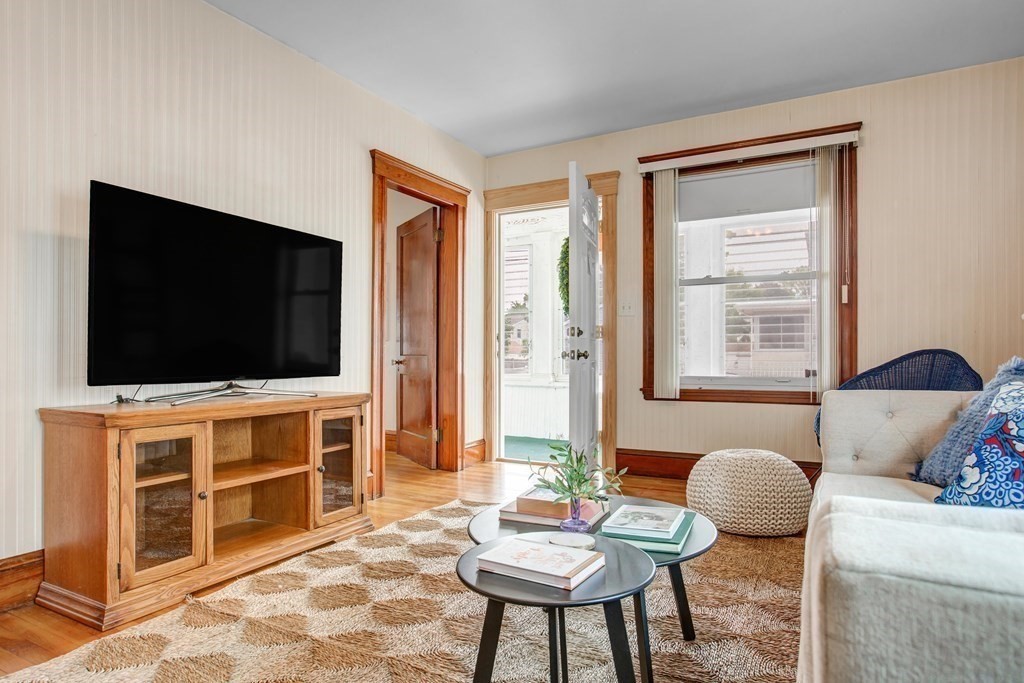 30 Linden Road Peabody, MA 01960 - Photo 8 of 40 Gallery Image 8