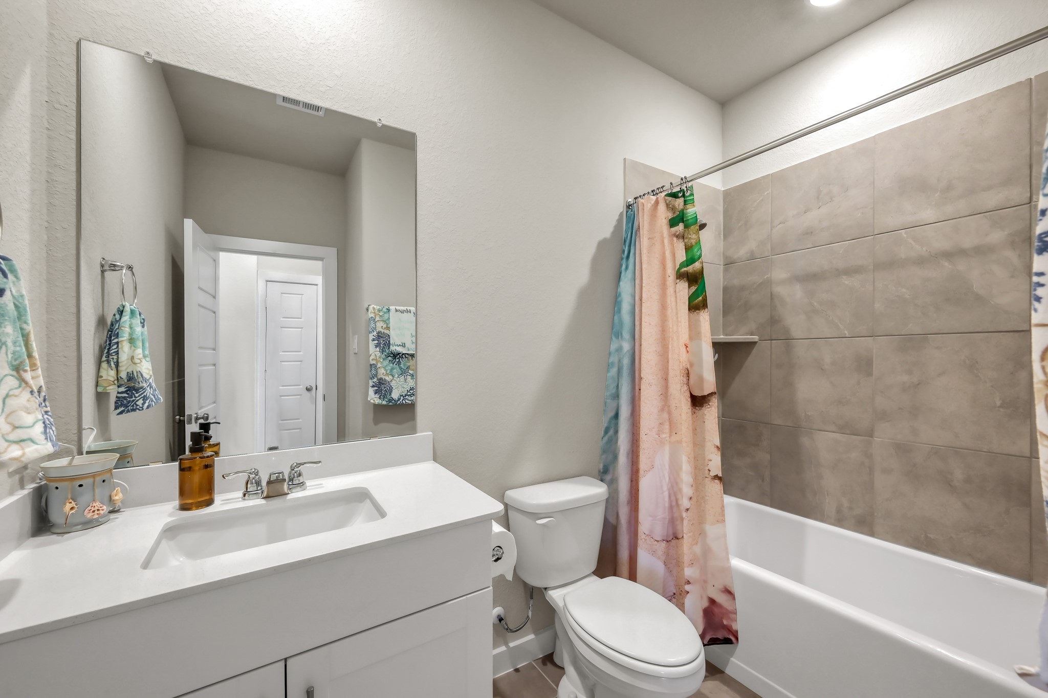 372 Sunrise Rnch Drive Montgomery, TX 77316 - Photo 17 of 32 Secondary bathroom