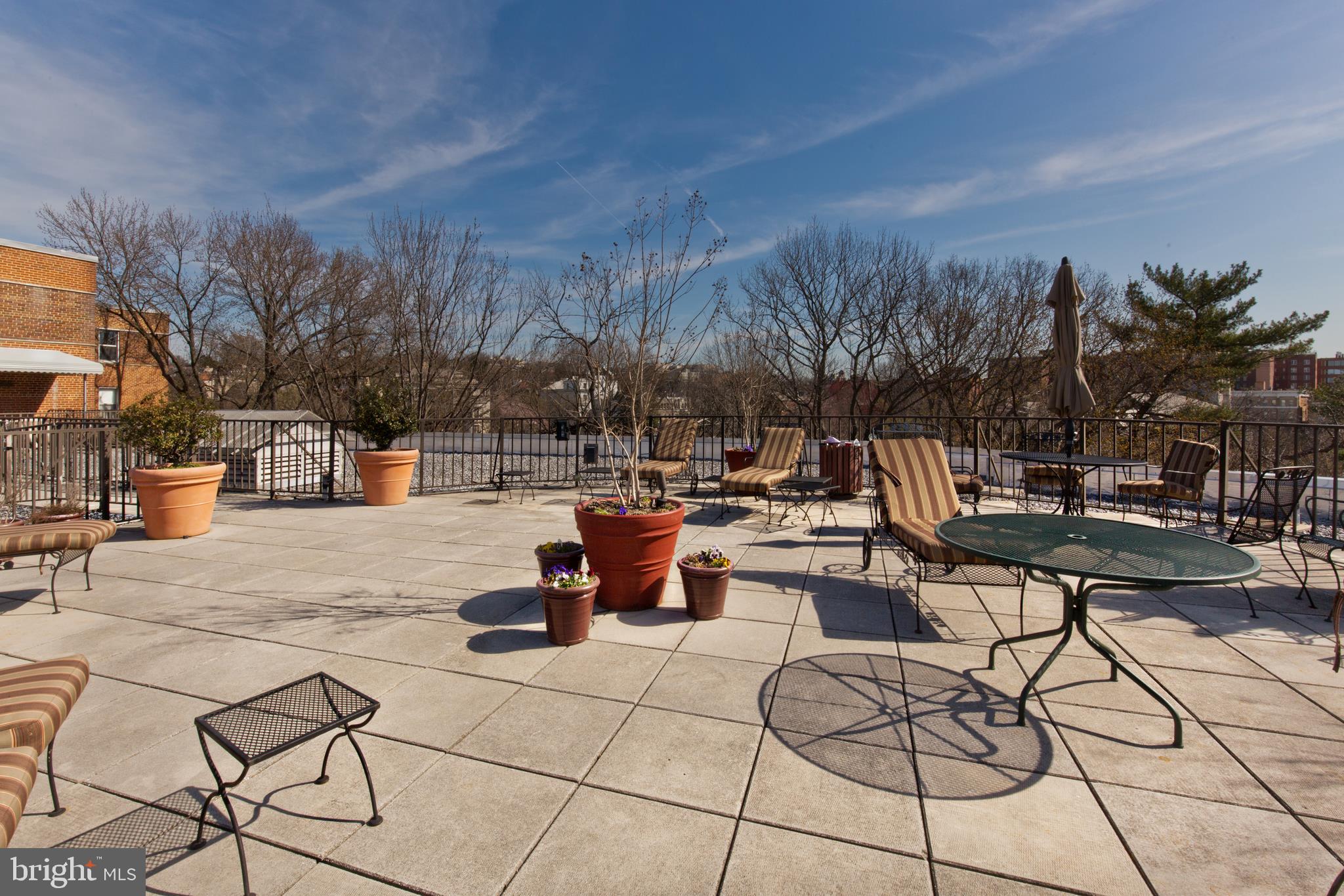 2500 Q Street Northwest, Unit 727 Washington, DC 20007 - Photo 34 of 42 Great place to relax and enjoy the warm weather!