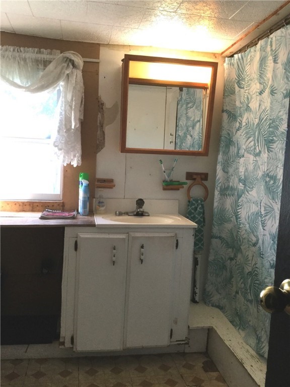 15407 East Lee Road Barre, NY 14470 - Photo 16 of 39 View of Full Bath