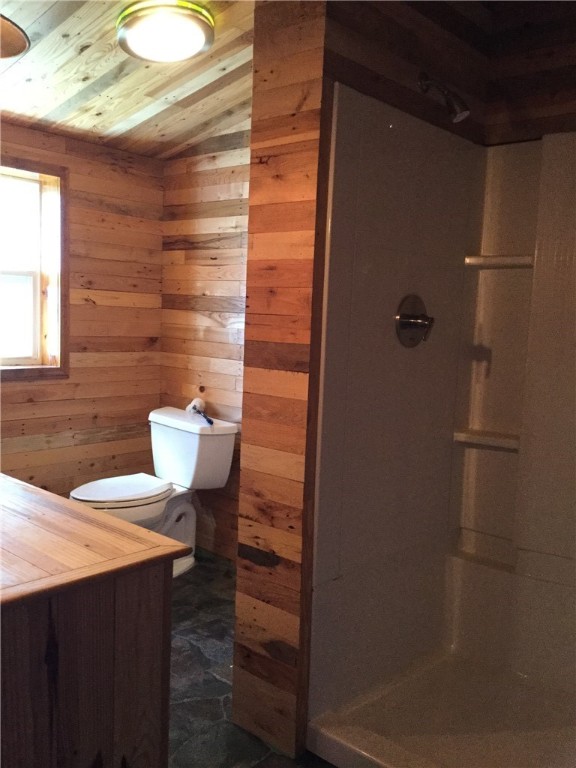 15407 East Lee Road Barre, NY 14470 - Photo 3 of 39 Another View of the Master Full Bath