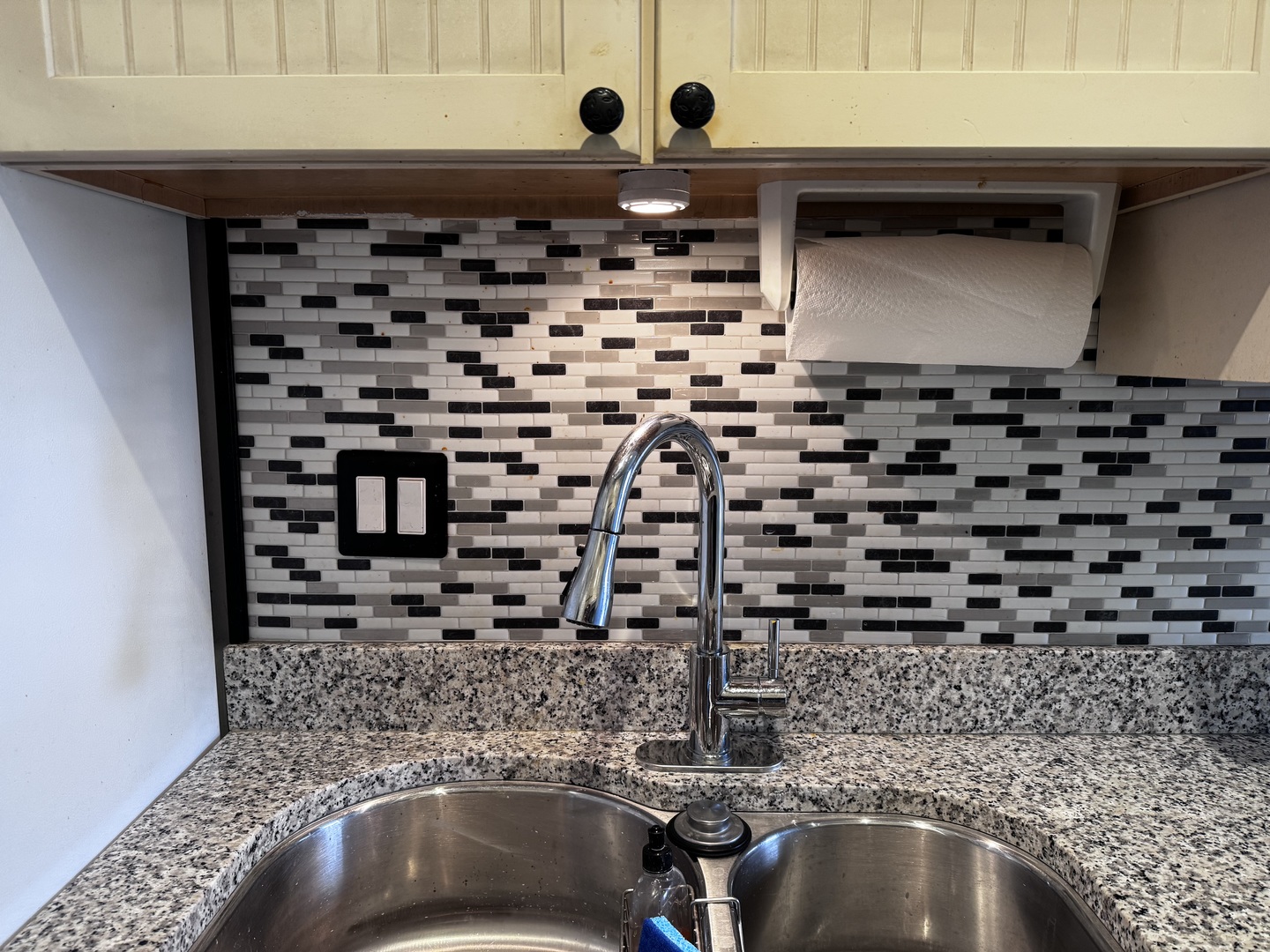 6249 North Sheridan Road, Unit 5 Chicago, IL 60660 - Photo 11 of 32 a closeup of a sink