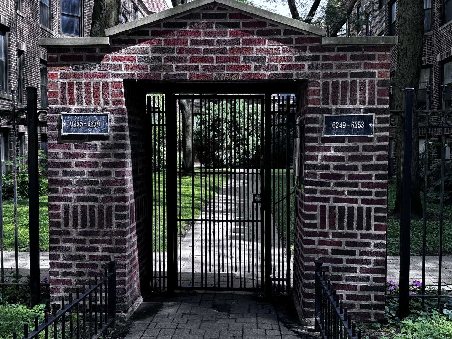 6249 North Sheridan Road, Unit 5 Chicago, IL 60660 - Photo 2 of 32 a view of a house with a window