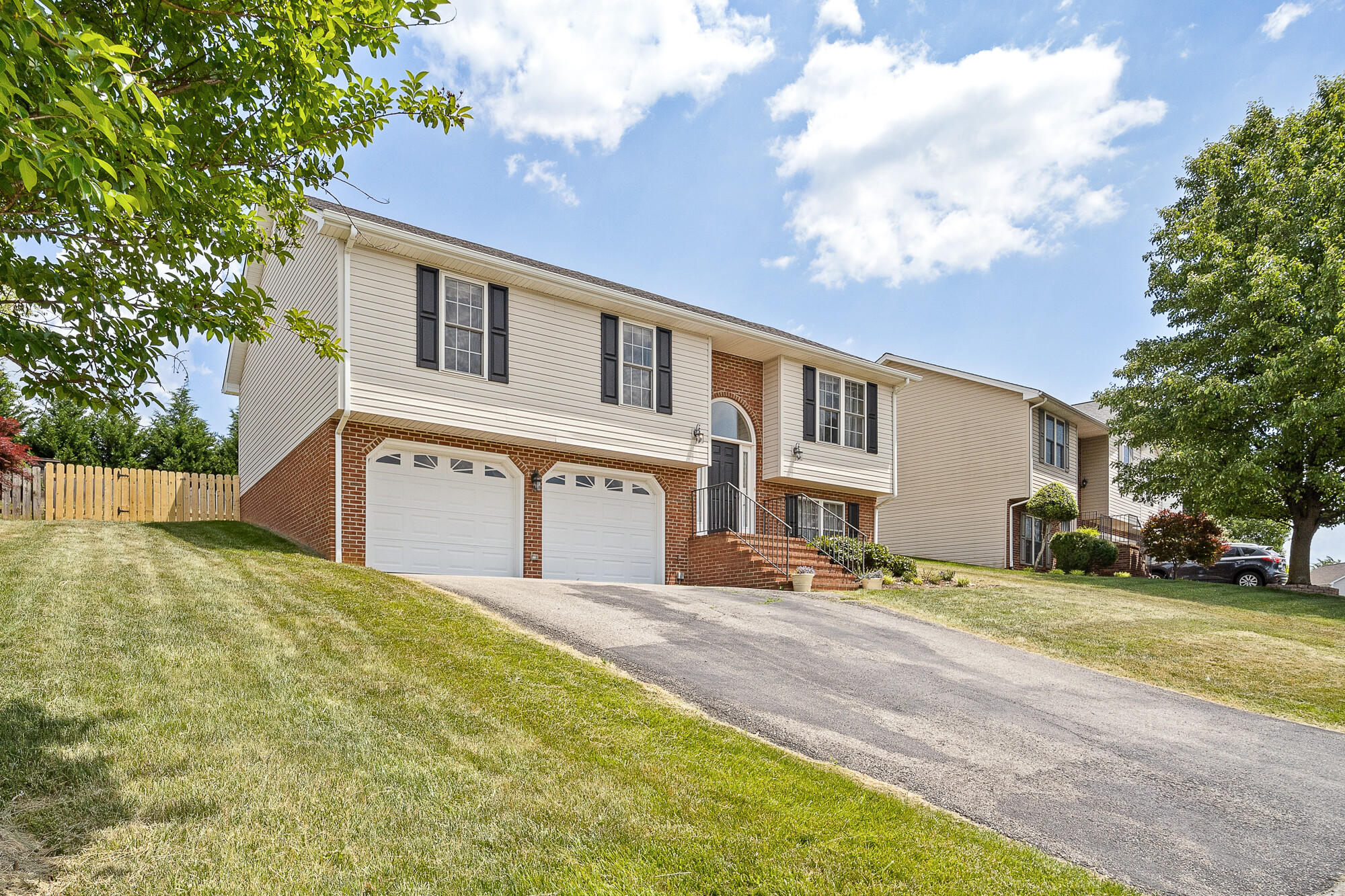 1728 Meadows Road Vinton, VA 24179 - Photo 3 of 26 03_1728_Meadows_Rd03_mls