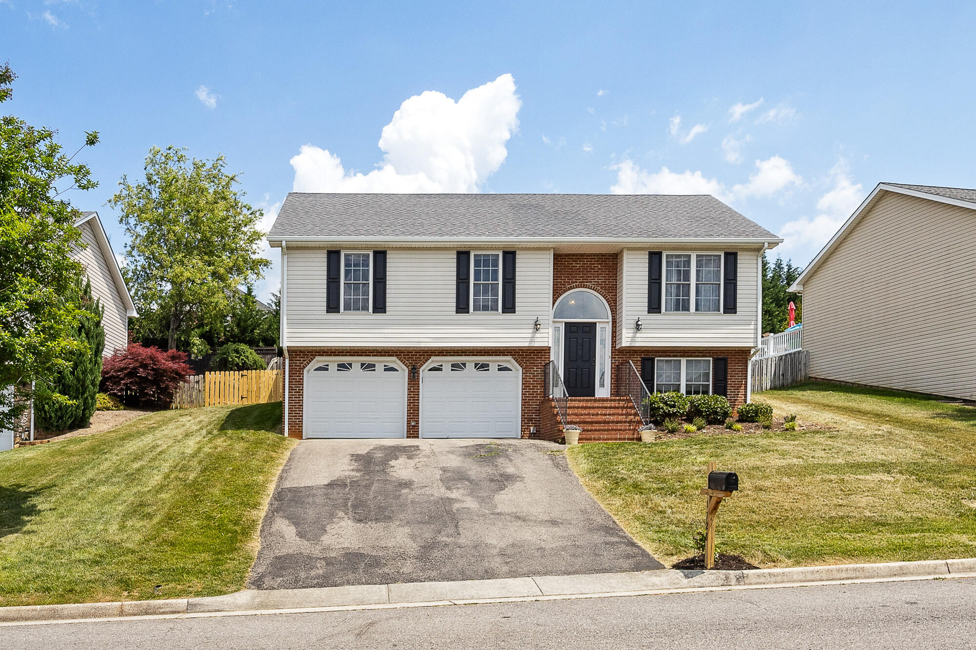 1728 Meadows Road Vinton, VA 24179 - Photo 4 of 26 04_1728_Meadows_Rd04_mls
