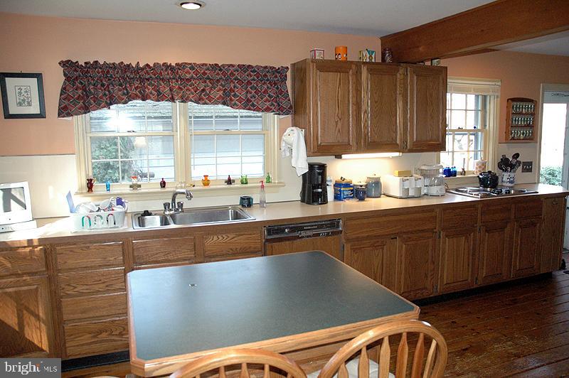 2103 Clover Hill Road Lancaster, PA 17603 - Photo 4 of 13 Gallery Image 4