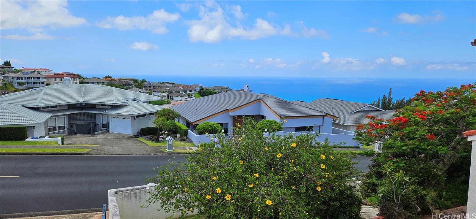 2138 Laukahi Street Honolulu, HI 96821 - Photo 17 of 22 Gallery Image 17