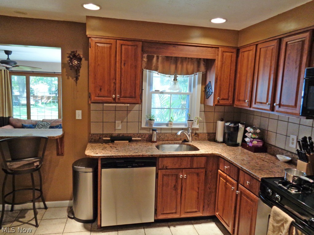 1333 Ford Road Lyndhurst, OH 44124 - Photo 5 of 20