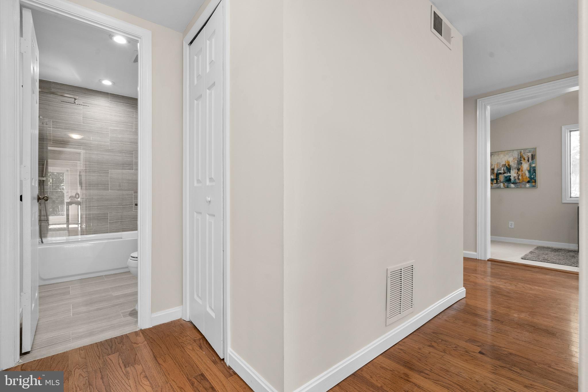 35 Ericsson Road Cabin John, MD 20818 - Photo 25 of 46 Bedroom Hallway