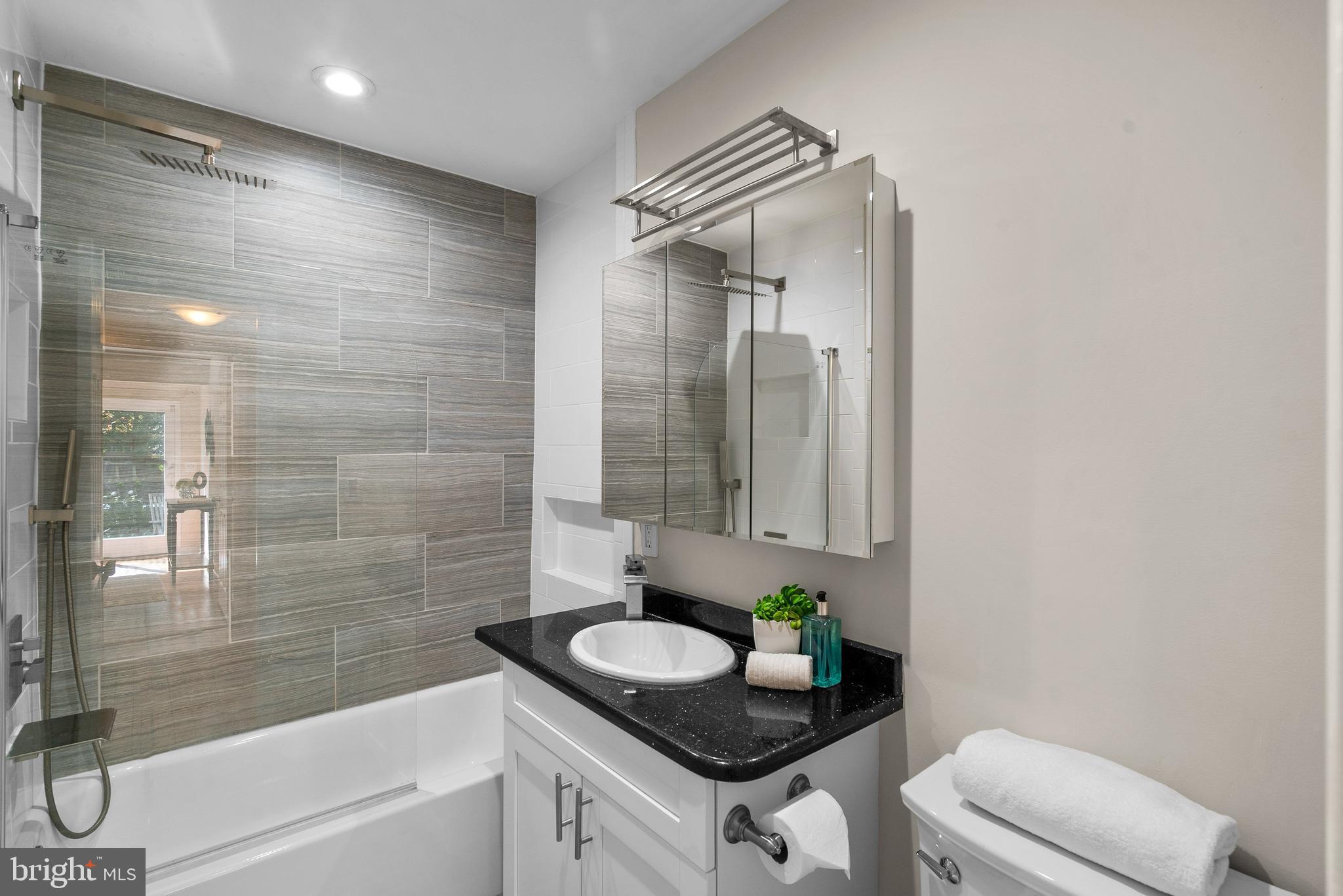 35 Ericsson Road Cabin John, MD 20818 - Photo 26 of 46 Bathroom #2