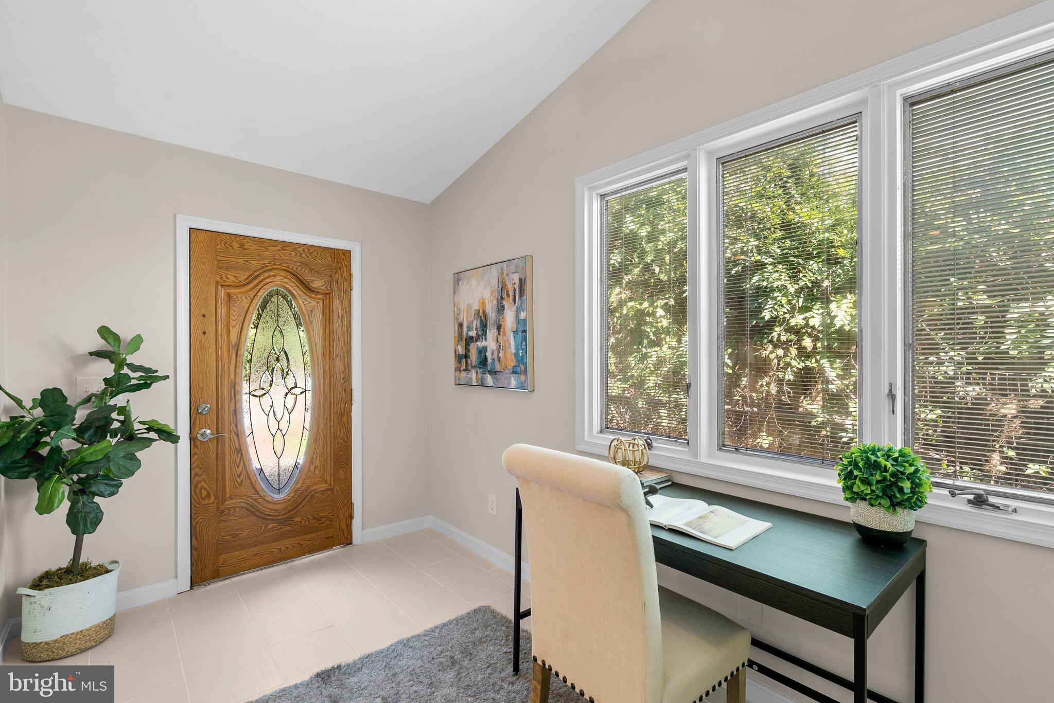 35 Ericsson Road Cabin John, MD 20818 - Photo 3 of 46 Entry/Office