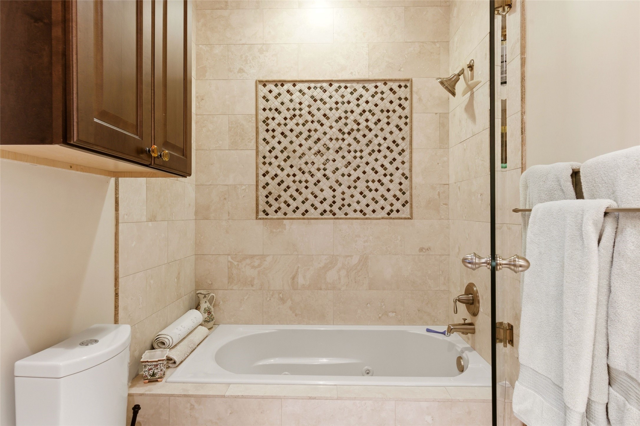 42 San Juan Ranch Road Santa Fe, NM 87506 - Photo 30 of 49 Bedroom Two Bath with tub / shower