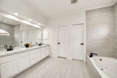 $725,000 | 4210 Alcorn Glen Lane, Sugar Land, TX 77479