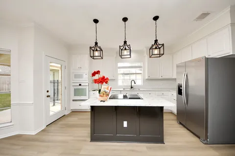 $725,000 | 4210 Alcorn Glen Lane, Sugar Land, TX 77479