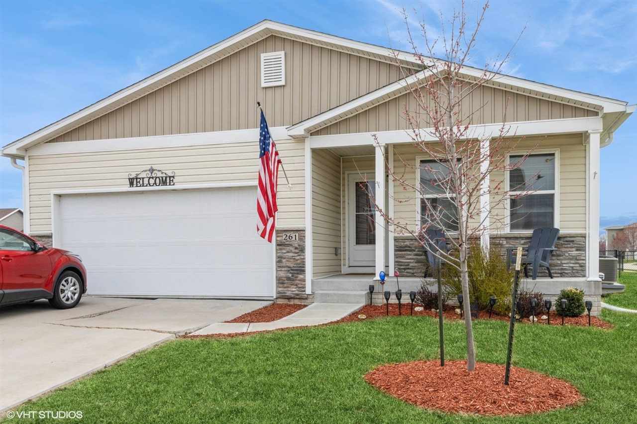 261 Old Oak Ridge Hills, IA 52235 - Photo 1 of 14 Gallery Image 1