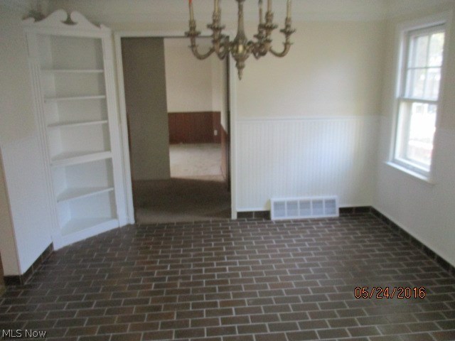 1376 Belrose Road Cleveland, OH 44124 - Photo 6 of 22