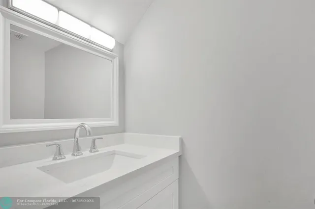 $428,000 | 1869 Northeast 15th Avenue, Unit 1869, Fort Lauderdale, FL 33305