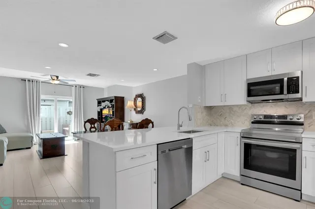 $428,000 | 1869 Northeast 15th Avenue, Unit 1869, Fort Lauderdale, FL 33305