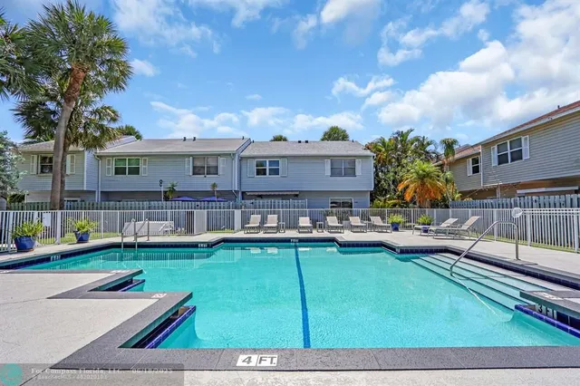 $428,000 | 1869 Northeast 15th Avenue, Unit 1869, Fort Lauderdale, FL 33305