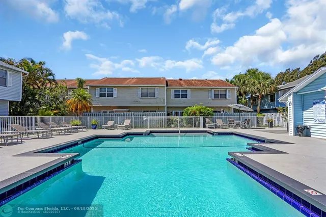 $428,000 | 1869 Northeast 15th Avenue, Unit 1869, Fort Lauderdale, FL 33305