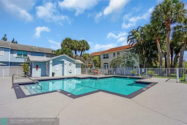 $428,000 | 1869 Northeast 15th Avenue, Unit 1869, Fort Lauderdale, FL 33305