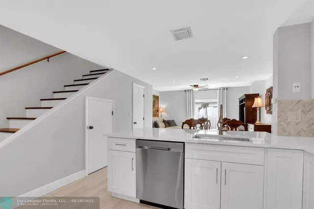 $428,000 | 1869 Northeast 15th Avenue, Unit 1869, Fort Lauderdale, FL 33305