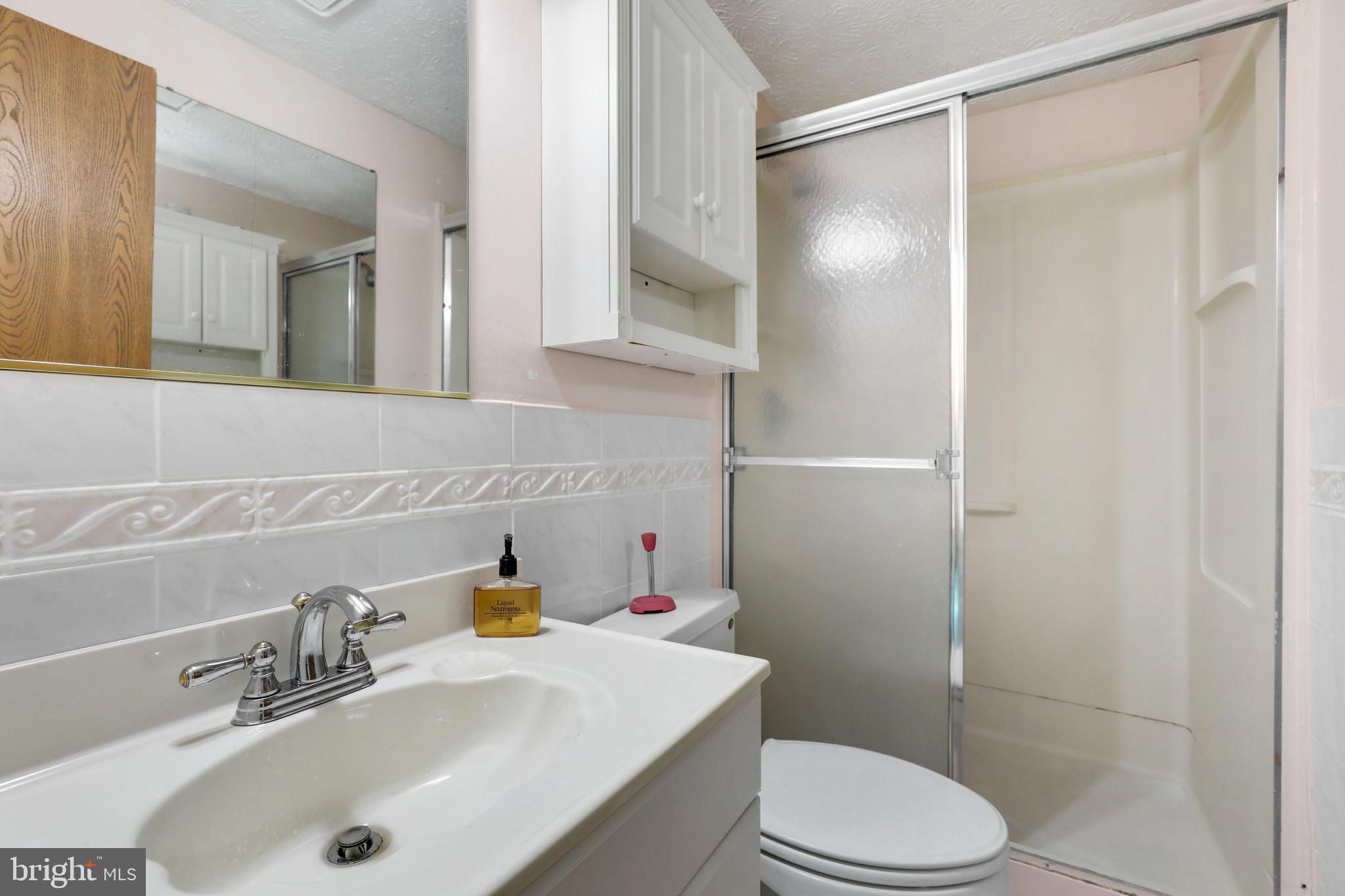 3207 Northmont Road Baltimore, MD 21244 - Photo 38 of 46 Bedroom #2 ensuite bathroom