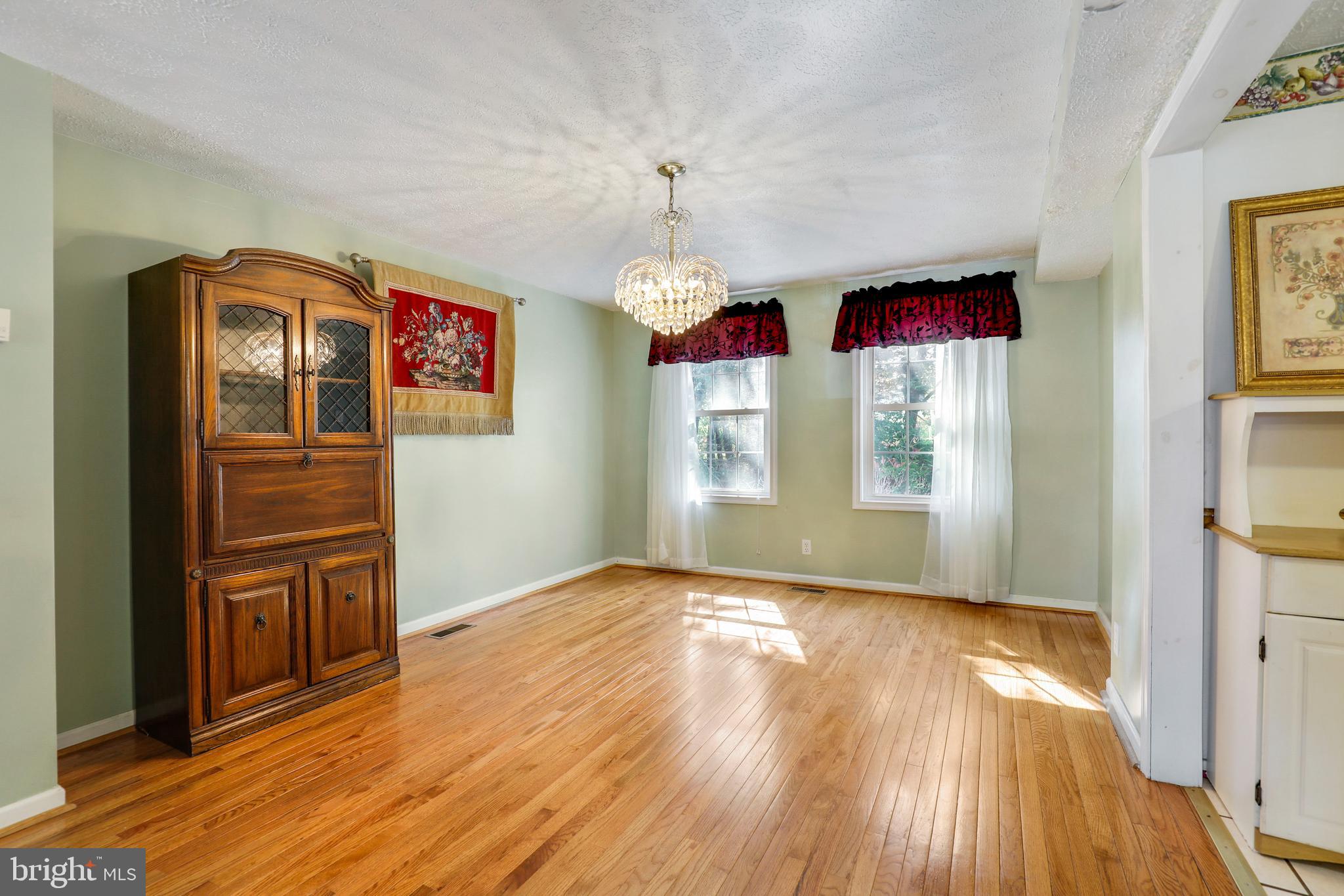 3207 Northmont Road Baltimore, MD 21244 - Photo 6 of 46 Dining Room