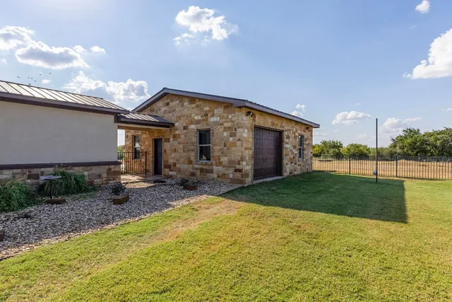 $6,500 | 1124 County Road 301, Elgin, TX 78621