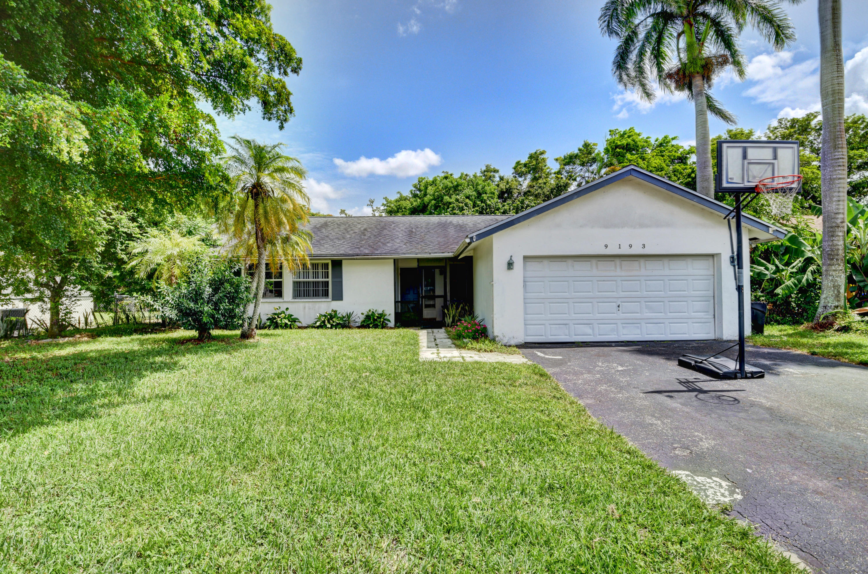 9193 Southampton Place Boca Raton, FL 33434 - Photo 3 of 42 FRONT