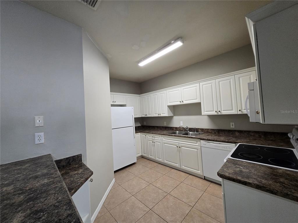1571 Northwest 29 Road, Unit 6 Gainesville, FL 32605 - Photo 6 of 28