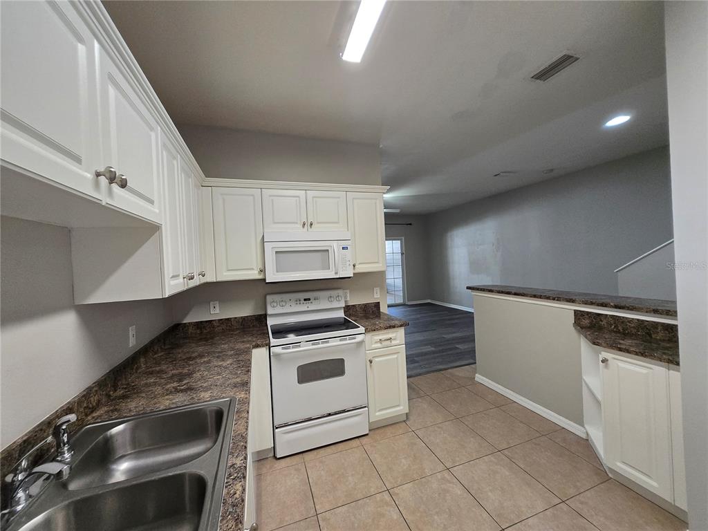 1571 Northwest 29 Road, Unit 6 Gainesville, FL 32605 - Photo 7 of 28