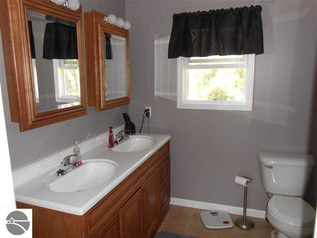 3727 South Shepherd Road Mount Pleasant, MI 48858 - Photo 17 of 24 1747789-16.JPG