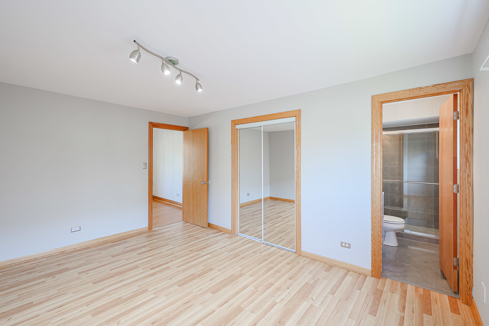 7549 Banks Street Justice, IL 60458 - Photo 13 of 82